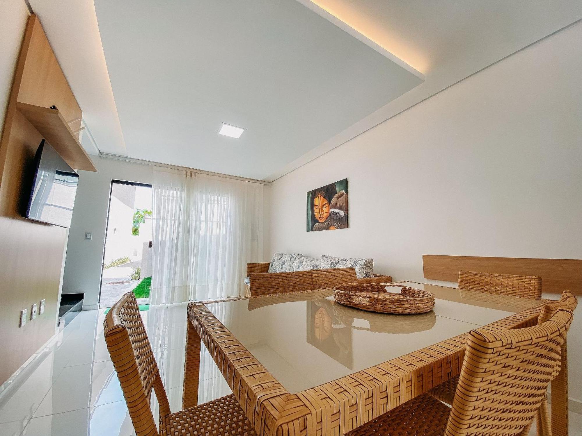 Casas Duplex Todas Com 3 Suiites Ambas Com Ar Condicionado, Varanda, Internet E Churrasqueira Privativa No Residencial Jardins De Taperpua 2 Codominio A Poucos Metros Da De Taperapua, Com Piscina E Area Gourmet. *