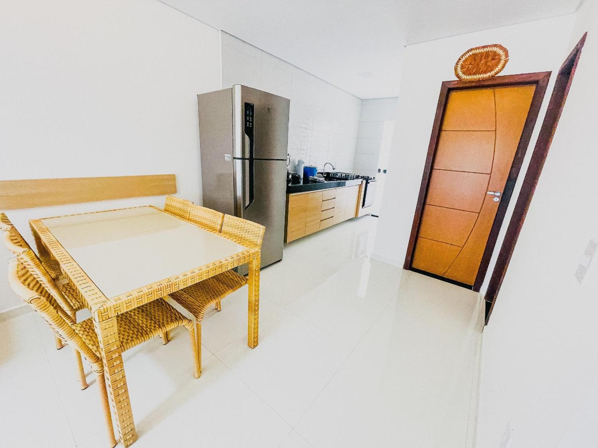 Casas Duplex Todas Com 3 Suiites Ambas Com Ar Condicionado, Varanda, Internet E Churrasqueira Privativa No Residencial Jardins De Taperpua 2 Codominio A Poucos Metros Da De Taperapua, Com Piscina E Area Gourmet. * Porto Seguro