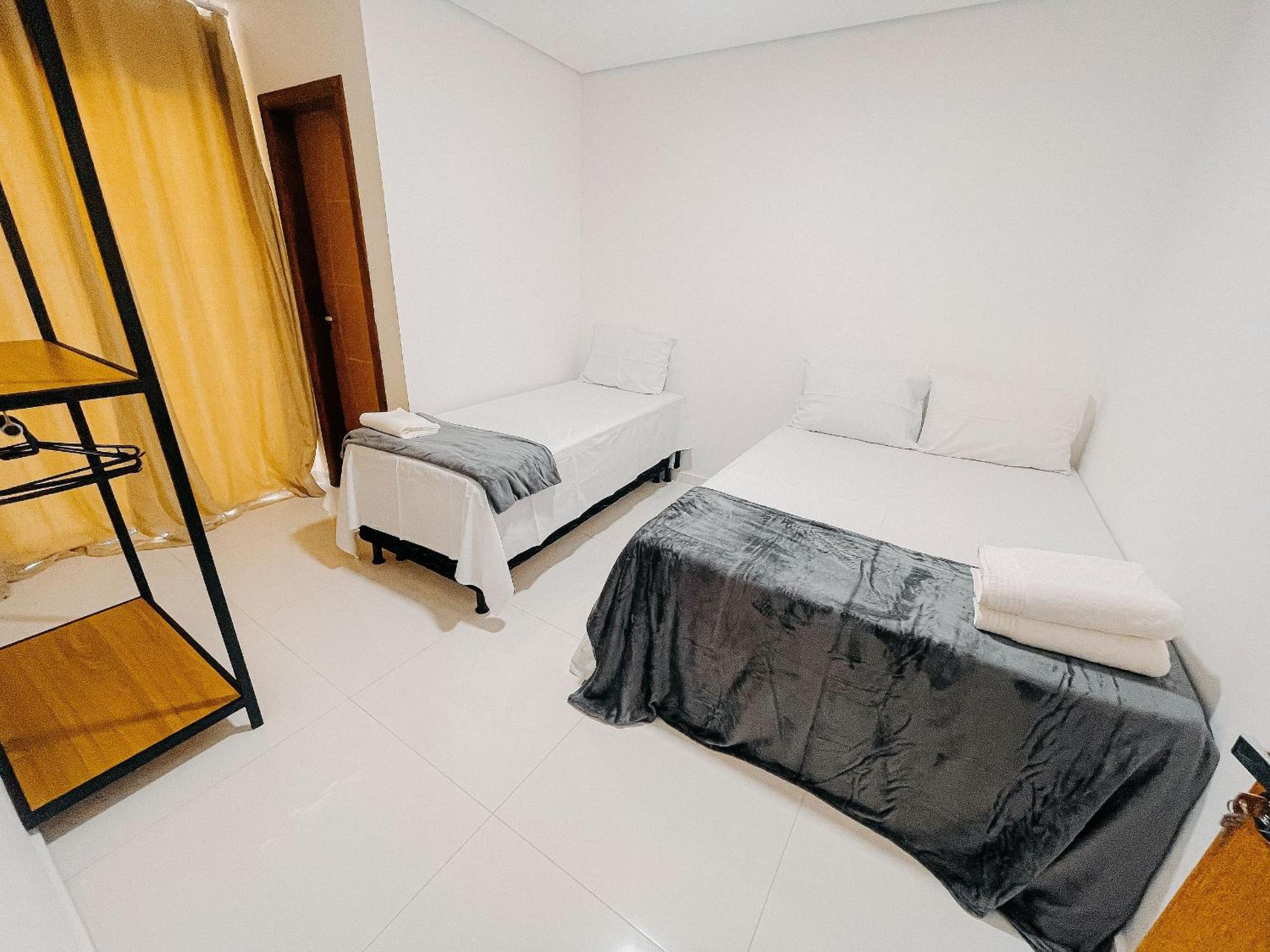 Casas Duplex Todas Com 3 Suiites Ambas Com Ar Condicionado, Varanda, Internet E Churrasqueira Privativa No Residencial Jardins De Taperpua 2 Codominio A Poucos Metros Da De Taperapua, Com Piscina E Area Gourmet. Porto Seguro