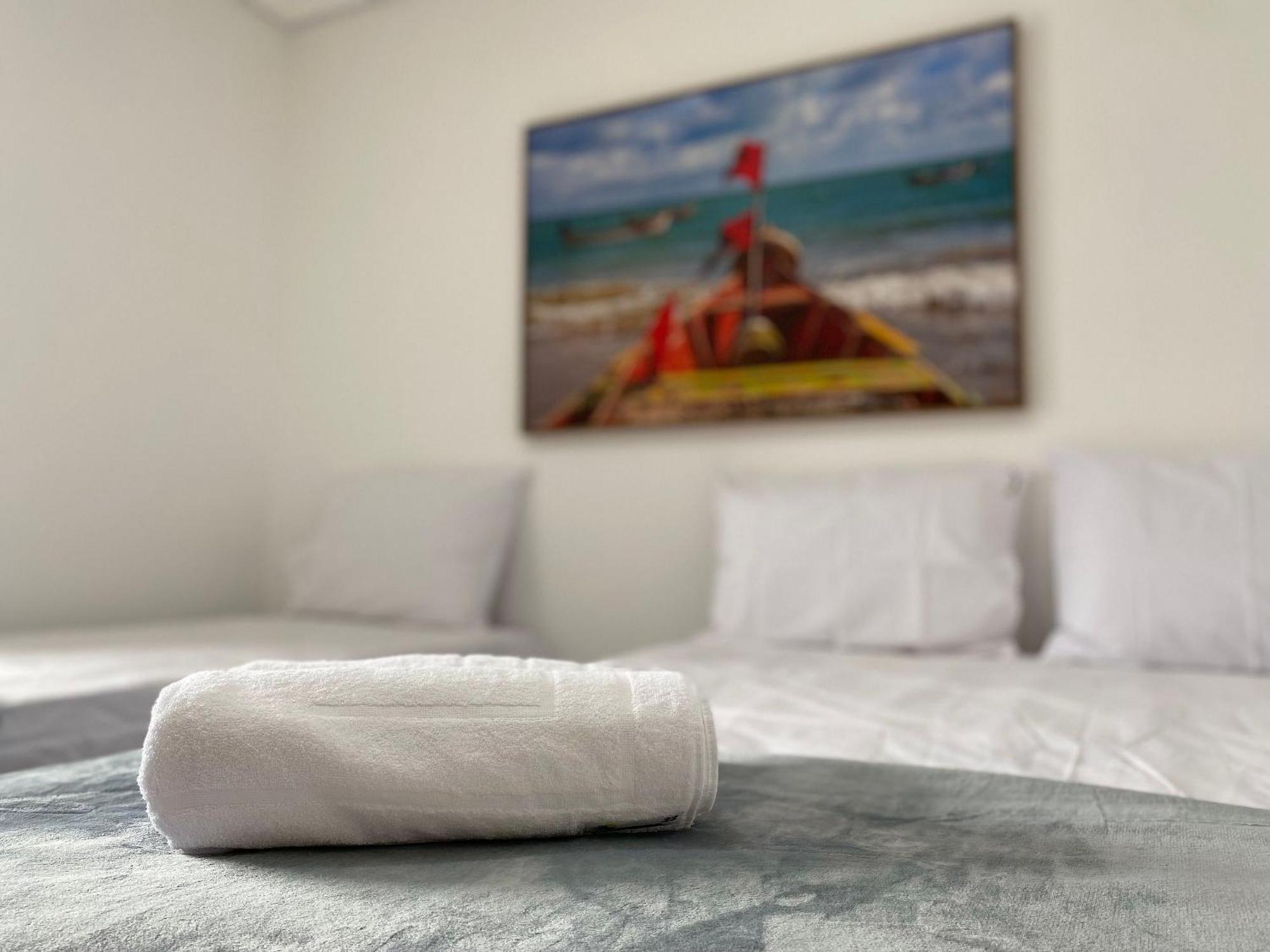 Casas Duplex Todas Com 3 Suiites Ambas Com Ar Condicionado, Varanda, Internet E Churrasqueira Privativa No Residencial Jardins De Taperpua 2 Codominio A Poucos Metros Da De Taperapua, Com Piscina E Area Gourmet. *