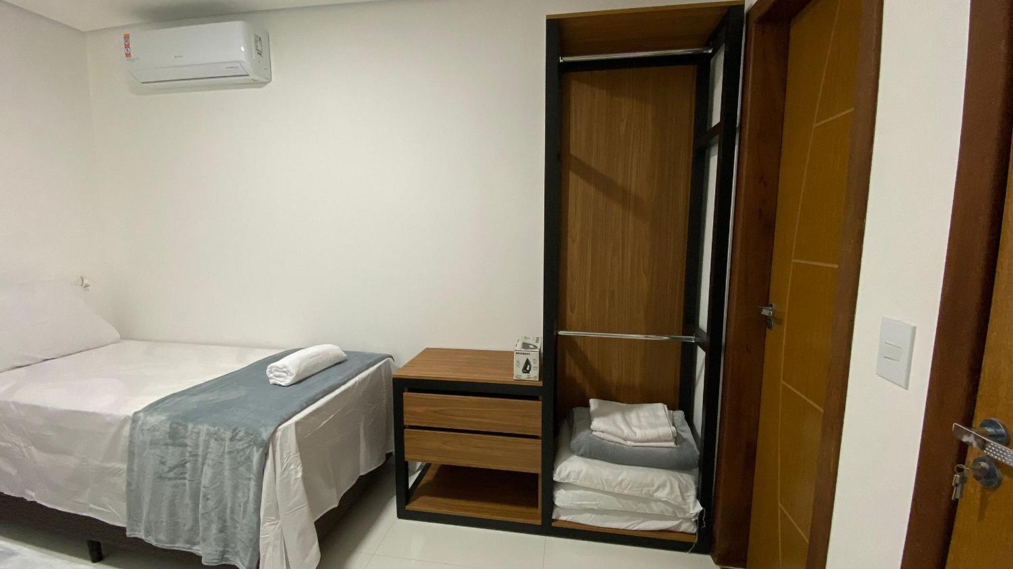 Casas Duplex Todas Com 3 Suiites Ambas Com Ar Condicionado, Varanda, Internet E Churrasqueira Privativa No Residencial Jardins De Taperpua 2 Codominio A Poucos Metros Da De Taperapua, Com Piscina E Area Gourmet. *