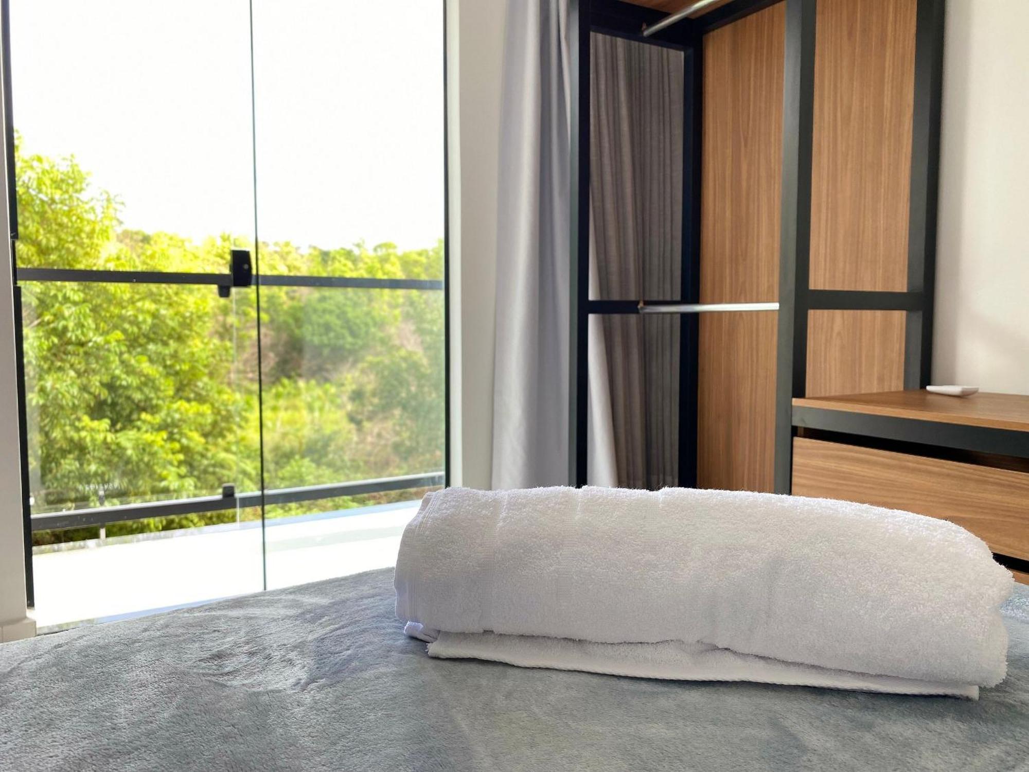 Casas Duplex Todas Com 3 Suiites Ambas Com Ar Condicionado, Varanda, Internet E Churrasqueira Privativa No Residencial Jardins De Taperpua 2 Codominio A Poucos Metros Da De Taperapua, Com Piscina E Area Gourmet. *